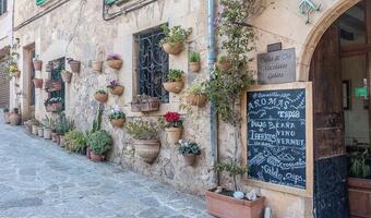 W Palma de Mallorca mają dosyć turystów
