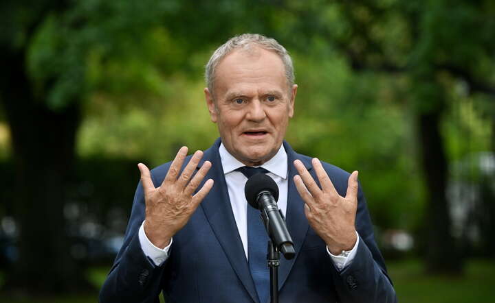 Smutne, co ujawnia Tusk sierpniową obniżką VAT na paliwa