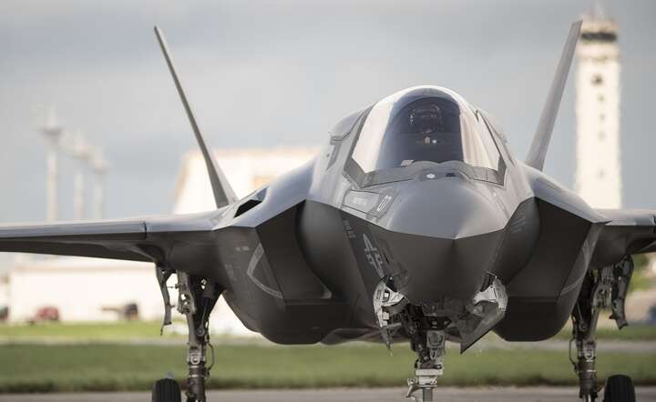 Myśliwiec Lockheed Martin F-35 - 35 takich maszyn trafi do polskiego lotnictwa. Pierwsze w styczniu 2026 r. / autor: Pixabay