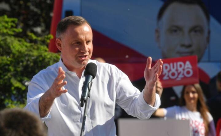 Prezydent RP Andrzej Duda podczas spotkania z mieszkańcami na rynku w Solcu Kujawskim, 9 bm. / autor: PAP/Tytus Żmijewski