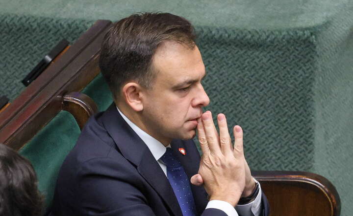 Andrzej „Dziura” Domański i jego sztuczki na 450 mld zł