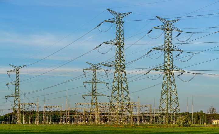 Sieci przesyłowe energii elektrycznej / autor: Fratria / AS
