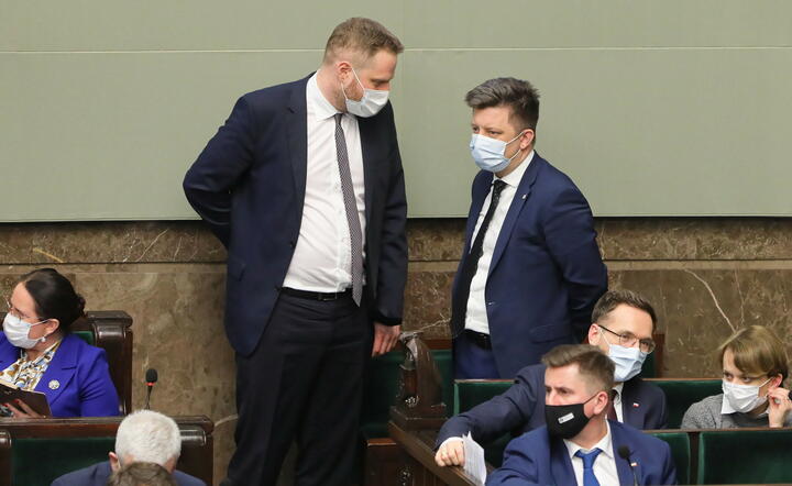 Janusz Cieszyński i Michał Dworczyk w Sejmie / autor: PAP