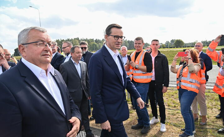 Andrzej Adamczyk i Mateusz Morawiecki / autor: PAP