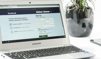 Polacy w social mediach - tego szukamy na Facebooku i Twitterze