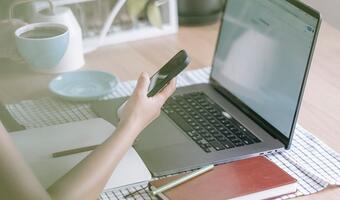 Superkomputer powstrzyma seksizm w reklamie internetowej?