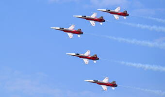ZAMIAST SŁÓW 100 tys. miłośników lotnictwa na Air Show