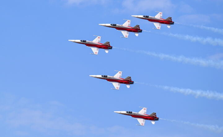 ZAMIAST SŁÓW 100 tys. miłośników lotnictwa na Air Show
