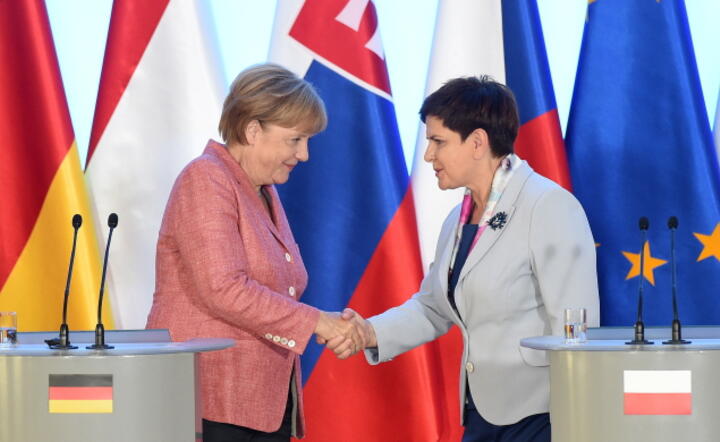 Kanclerz Niemiec Angela Merkel i premier RP Beata Szydło podczas konferencji prasowej w KPRM, 26 sierpnia, fot. PAP/Radek Pietruszka 