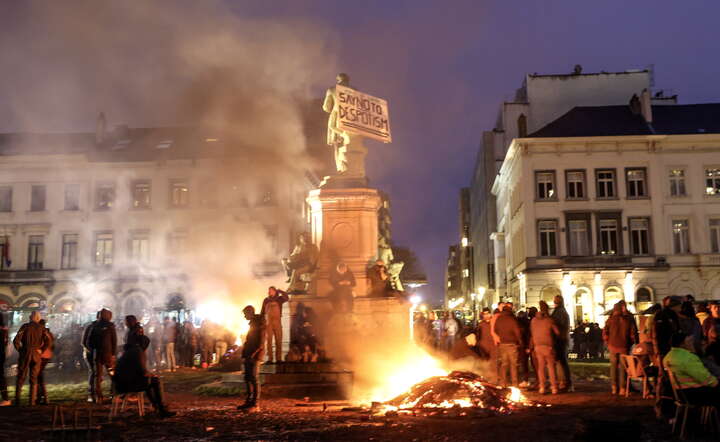 Na ulicach tysiące ciągników z Europy. Blokują Brukselę