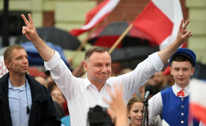 Andrzej Duda triumfuje w 13 województwach / autor: PAP/Adam Warżawa