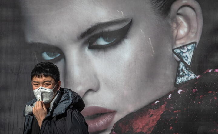Ulica w Pekinie, 8 lutego 2020 / autor:  PAP/EPA/ROMAN PILIPEY 