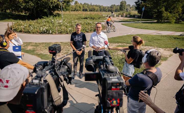 Minister infrastruktury Dariusz Klimczak (P) i pełnomocnik Piotr Kalisz (L) / autor: materiały prasowe MI / X @MI_GOV_PL