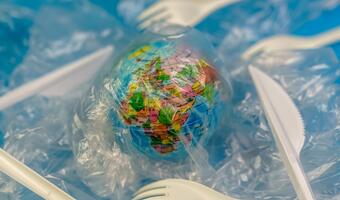 Plastik i komputer – twój wróg!