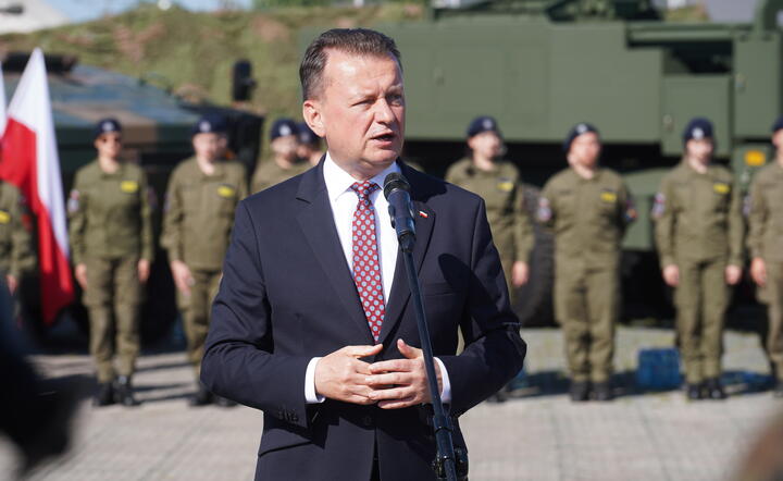 Mariusz Błaszczak / autor: PAP/EPA/Karol Zienkiewicz