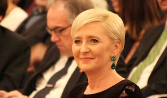 Żona b. prezydenta znalazła pracę w finansach? Jest dementi