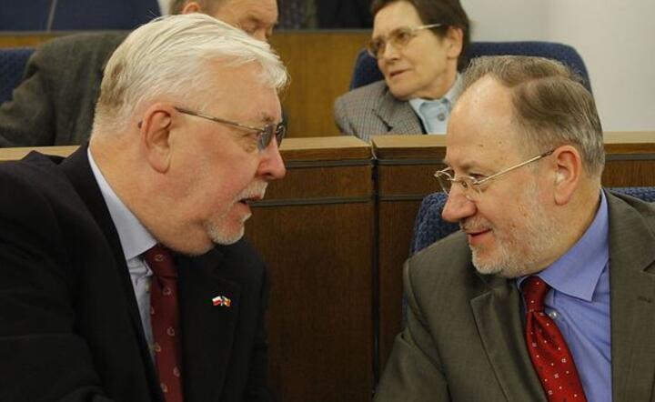 Jerzy Stępień i profesor Zbigniew Witkowski podczas konferencji „Senat w tradycji i praktyce ustrojowej Rzeczypospolitej" w Senacie RP, Fot. Michał Józefaciuk/Wikipedia