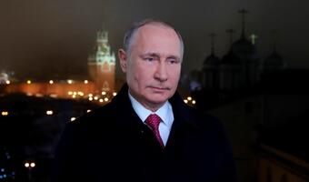 Putin jak mały chłopiec. Bawi się kapiszonami
