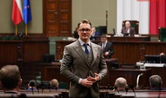 Mejza: 8 stówek dla rodziny albo 8 gwiazdek Tuska