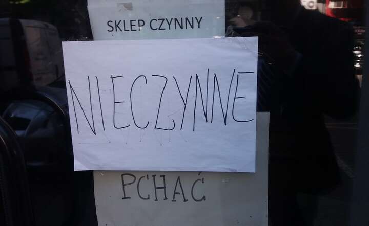 Przez pół roku zniknęło z naszego rynku 1600 małych sklepów / autor: Fratria