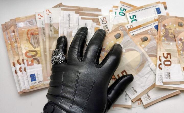 Afera: szef wydziału do walki z narkotykami zatrzymany