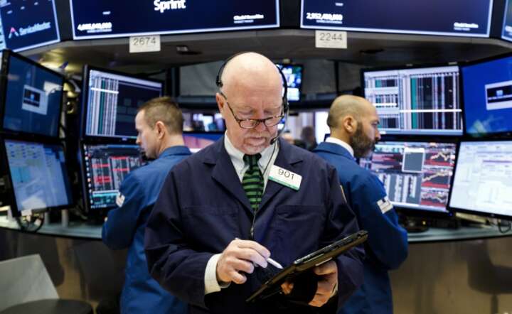 Makler na parkiecie Wall Street, sesja 1 maja 2018 r. / autor: fot. PAP/EPA/JUSTIN LANE 