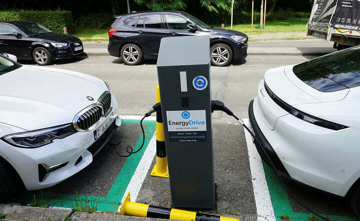 Samochód / autor: Fratria