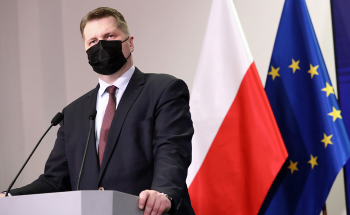 Czarnek: powrót do nauki stacjonarnej od 21 lutego