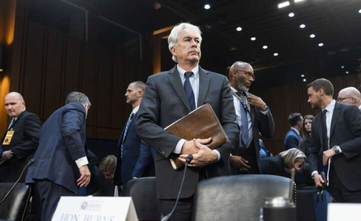 Szef CIA William Burns na prezentacji raportu wywiadu w Senacie USA / autor: PAP/EPA/JIM LO SCALZO