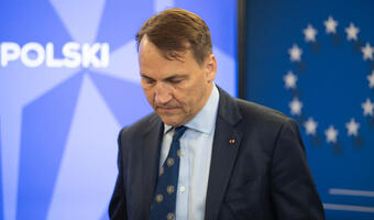 „NRC”: Sikorski otrzymuje 100 tys. dolarów z ZEA. To budzi podejrzenia