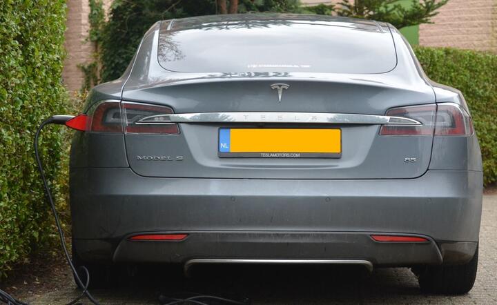 Tesla / autor: Pixabay.com