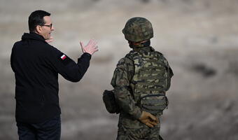 Premier: najlepsza strategia to odstraszyć wroga poprzez siłę własnej armii