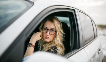 RAPORT. Prawo jazdy … z górki i pod górkę