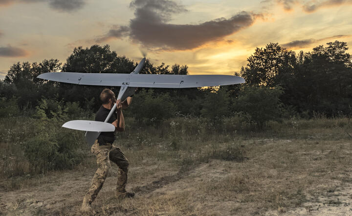 dron FlyEye / autor: wbgroup.pl