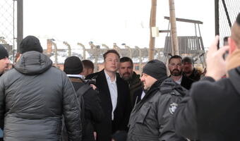 Guru biznesu na uroczystościach w KL Auschwitz-Birkenau