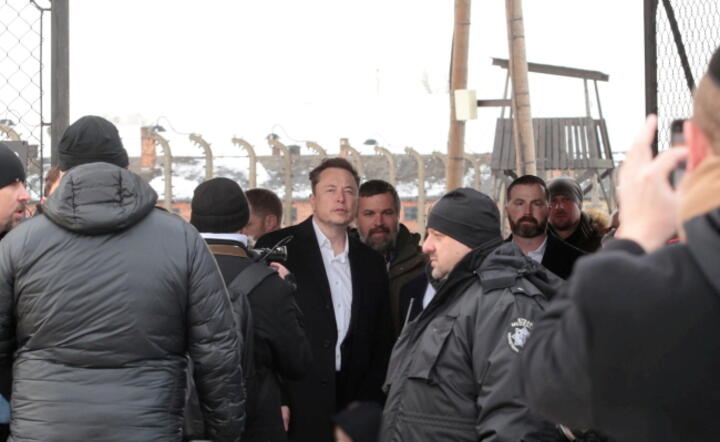 Guru biznesu na uroczystościach w KL Auschwitz-Birkenau