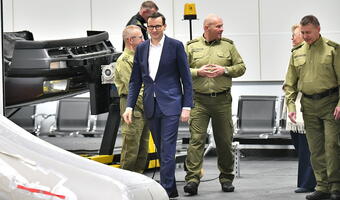 Morawiecki dla MSNBC: Rosja musi przegrać tę wojnę