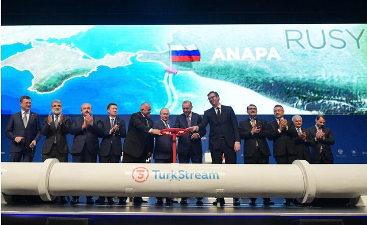 Dochody Ukrainy spadną o 450 mln dolarów / autor:  	PAP/EPA/ALEXEY DRUZHININ / SPUTNIK / KREMLIN POOL