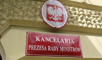 Premier dokona przeglądu resortów