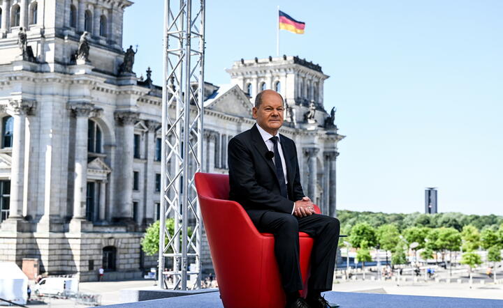 Kanclerz Niemiec Olaf Scholz / autor: PAP/EPA/FILIP SINGER