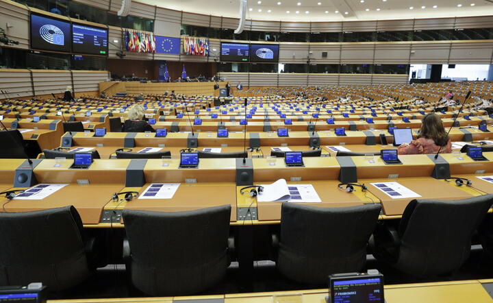 Parlament Europejski / autor: PAP/EPA/OLIVIER HOSLET