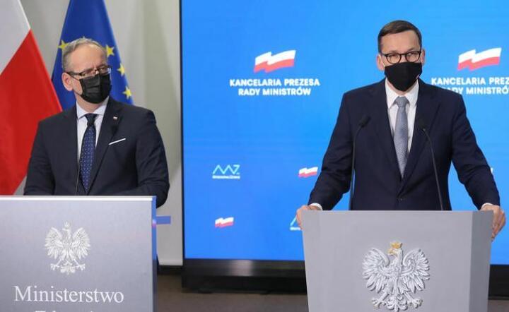 Adam Niedzielski (L) i Mateusz Morawiecki (P) / autor: PAP