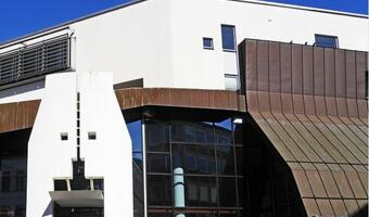 Zuchwały skok! Złodzieje ukradli... dach teatru w centrum miasta