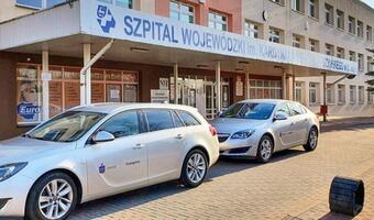 PKO BP: pierwsze ze 120 aut trafiły już do szpitali