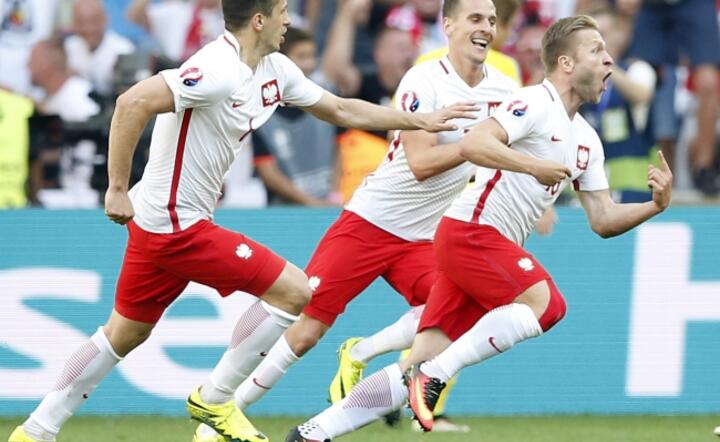Jakub Błaszczykowski po strzeleniu gola Ukrainie, który przypieczętował awans polskiej drużyny do 1/8 rozgrywek Euro 2016, fot. PAP/EPA/GUILLAUME HORCAJUELO