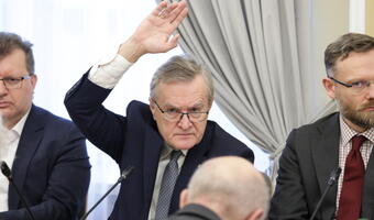 Trzy miliardy strat telewizji publicznej. Na razie