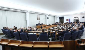 Senat za późniejszym wejściem split payment