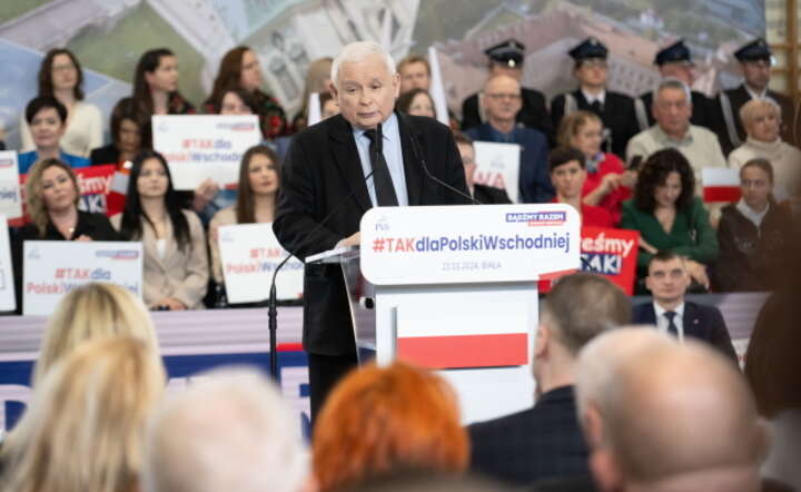 Prezes Prawa i Sprawiedliwości Jarosław Kaczyński przemawia podczas konwencji samorządowej PiS w Białej k. Radzynia Podlaskiego / autor: PAP/Wojtek Jargiło