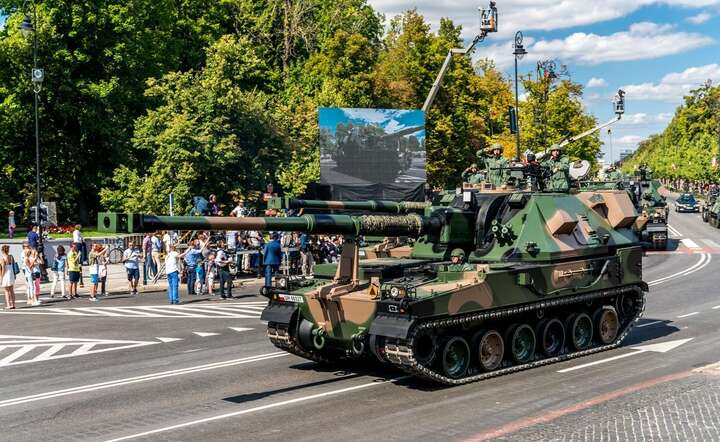 Armatohaubica Krab także uzywa amunicji o kalibrze 155 mm / autor: Fratria / AS