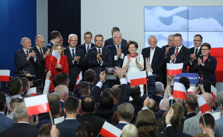 WARSZAWA WIECZÓR WYBORCZY W SZTABIE PIS / autor: PAP/Paweł Supernak